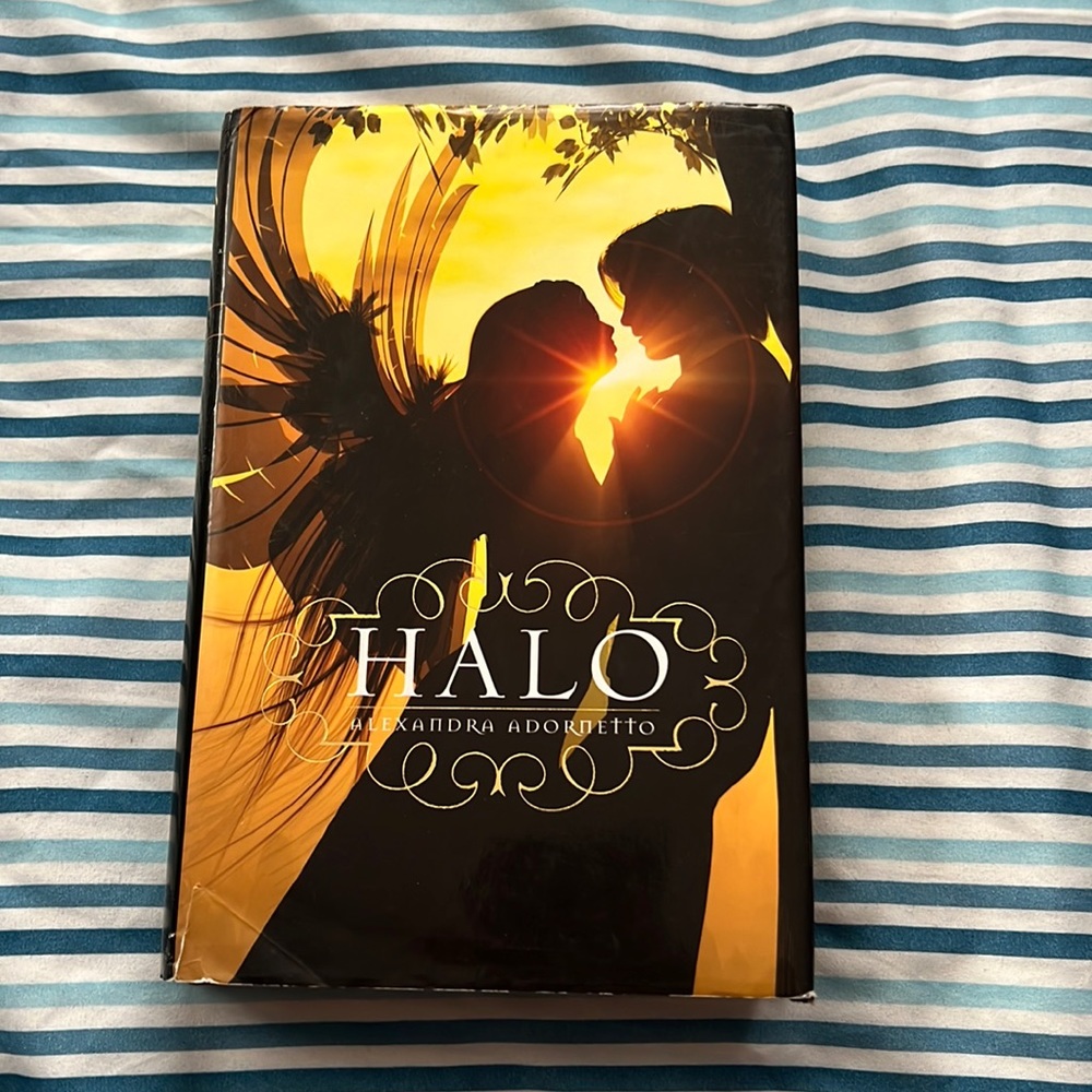 🛍️ 2 for $15🛍️ Halo Book